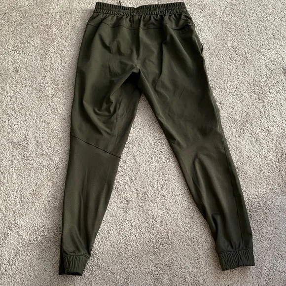 Lululemon License to Train Jogger / Size Medium - Picture 2 of 5